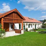 Barta Pince Vendeghaz Гостевой дом Мад